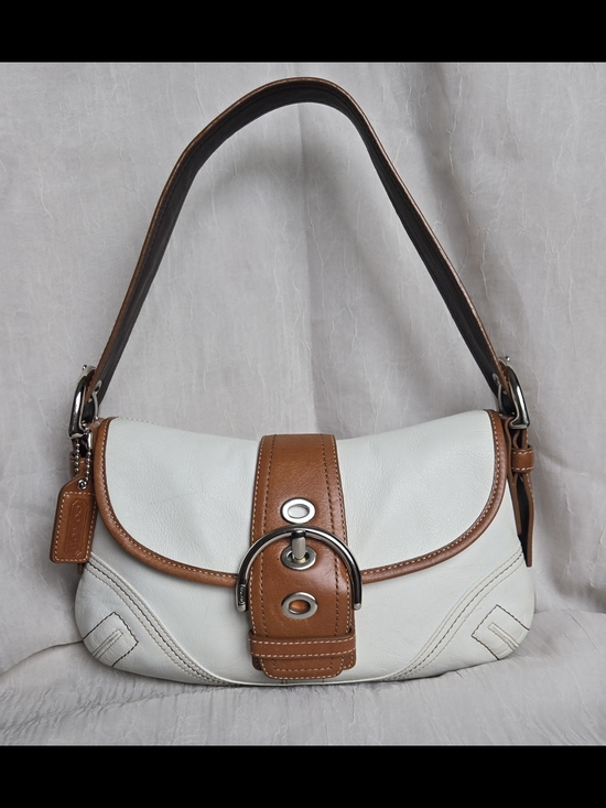 Coach Handbags - Vintage Coach Small Soho Cream & Cognac Leather Shoulder Bag